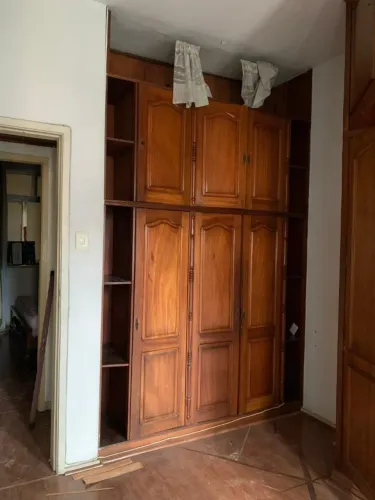 Armário Guarda-Roupa de Madeira Maciça