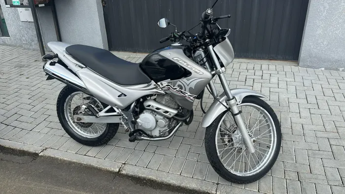Honda NX 4 Falcon 400 2006