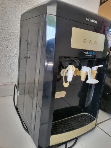 Bebedouro agua gelada natural e quente para o café na hora !