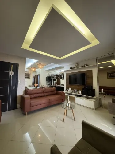Ed. Melk, 196m², 4 suítes e 3 vagas.