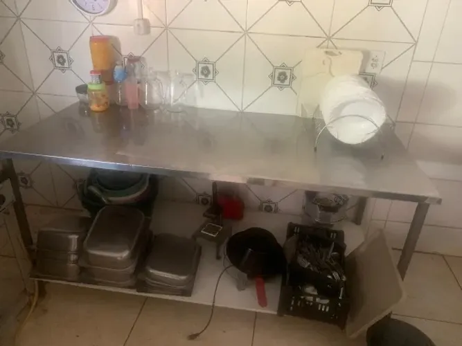 Vendo cozinha completa 850.00 e a mesa 