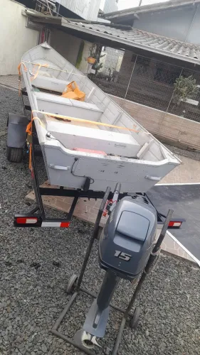 Barco de alumínio
