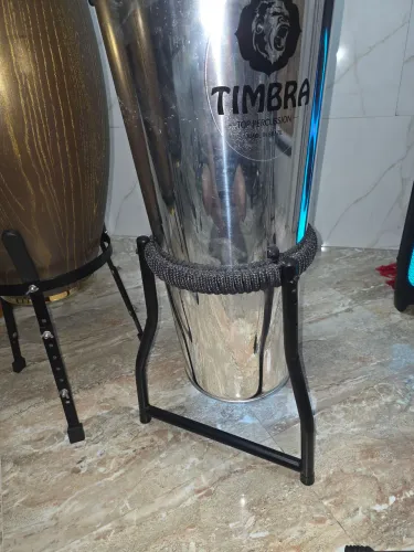 03 Pedestais para congas e 01 pedestal para timbal todos novos