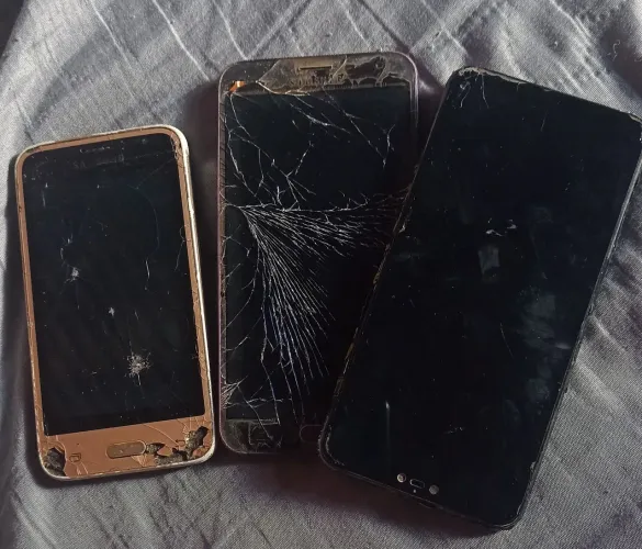3 carcaça de celular para retirada de peças