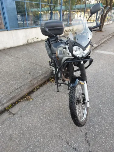 Ténéré 250 em ótimo Estado