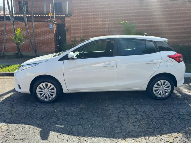 Toyota Yaris XL 1.5 Flex 16V 5P Aut. 2023