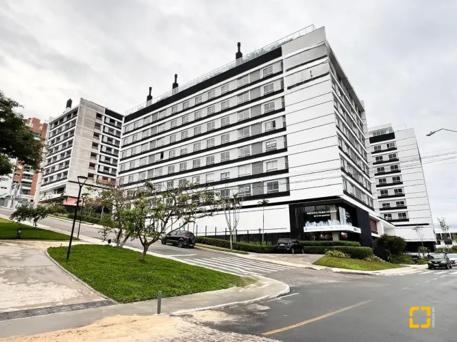 Apartamento com 2 suítes em condomínio clube, no Jardim Atlântico, Florianópolis