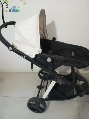 Carrinho e bebê conforto