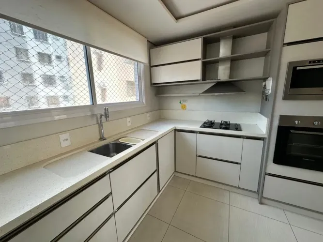 Imóvel para venda possui 79 metros quadrados com 3 quartos em Centro - Florianópolis - SC