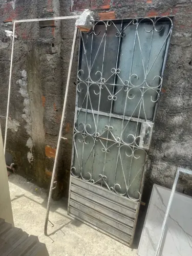 Porta e janelas usadas