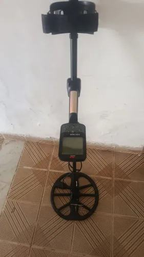 Detector de metais profissional equinox 700