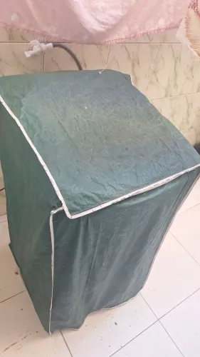 Vende se 800$ Maquina de lavar com menos de 1 ano de uso