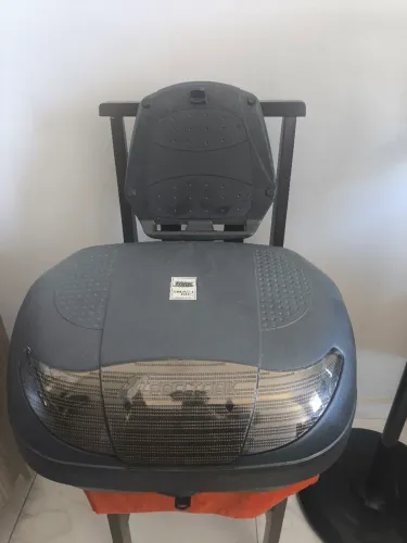 Caixinha para moto semi nova com suporte