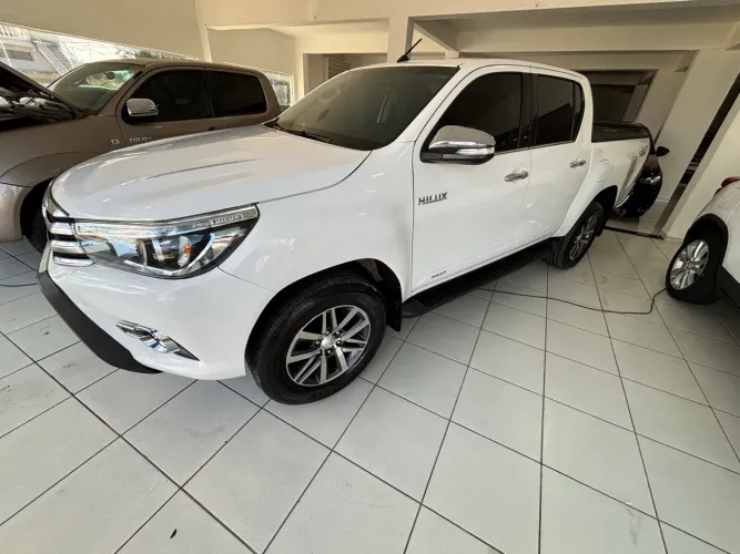Toyota Hilux CD SRX 4X4 2.8 TDI 16V Diesel Aut. 2017