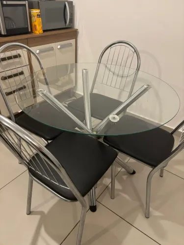 Vendo mesa 4 lugares
