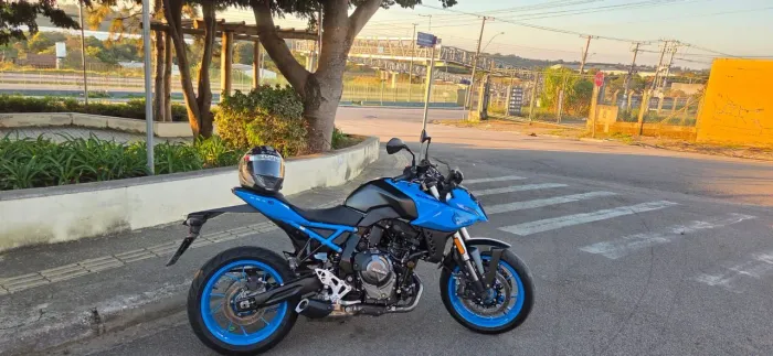 Suzuki GSX-8s 800cc