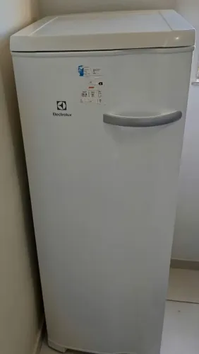 Freezer vertical FE23 197 Litros 110V