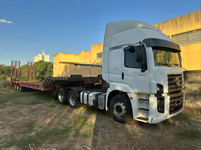 LOCAÇÃO - CAVALO VW 25.420 + PRANCHA 3 EIXOS 21