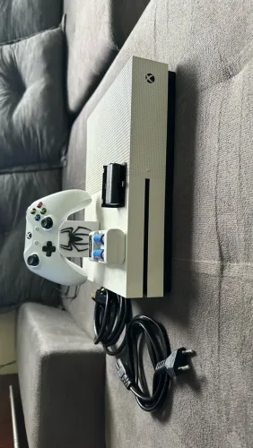 XBOX ONE S 1 TB
