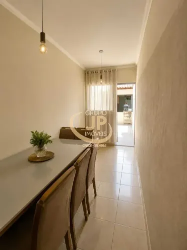 Casa no Wanel Ville V. / 2 Dorm./ Quintal/ Área gourmet/ 3 vagas/ Só 530 mil!