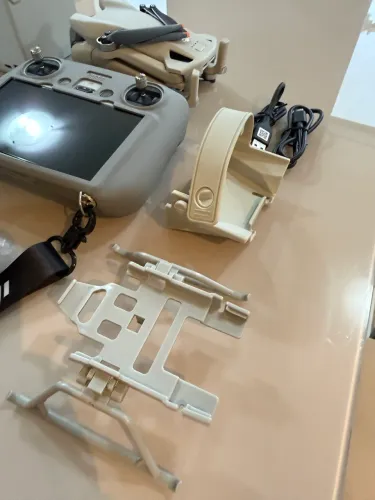 Drone DJI mini 3 Fly More (com tela) + acessórios