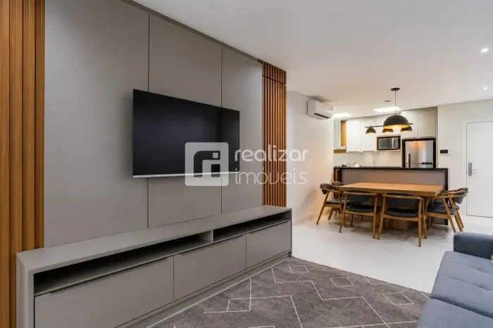 Apartamento 3 dormitorios suítes bairro Jurerê em Florianópolis
