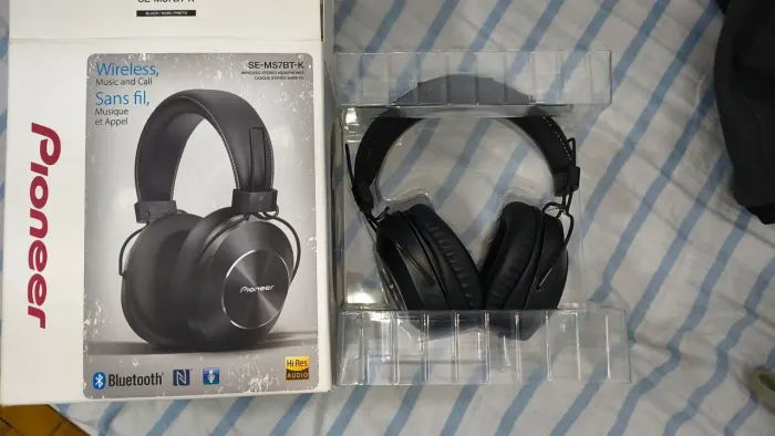 Fone de ouvido Pioneer SE-MS7BT-K Bluetooth