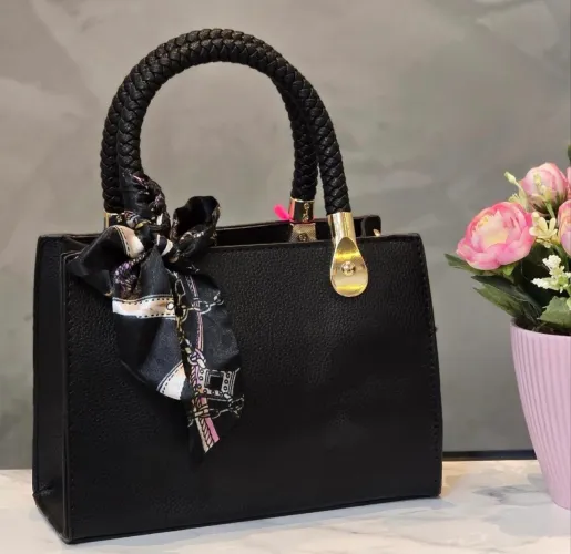 Bolsa preta Miss Dong