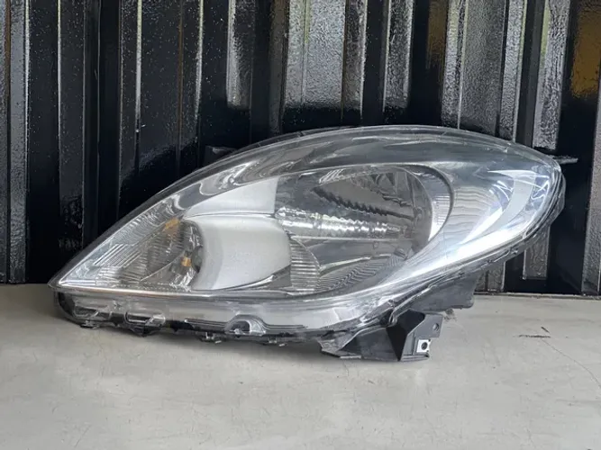 Farol Nissan versa 2011 2012 2013 2014