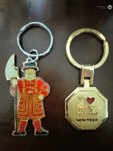2 chaveiros antigos, peças de Antiquário(Inglaterra e New York)