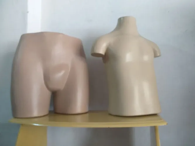 Vários maniquins aoartir 30 reais .
