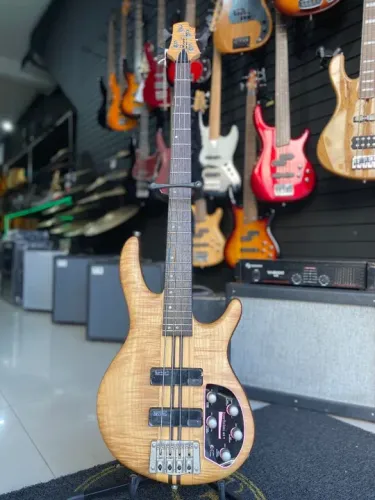 Baixo Cort Plus A4 c/Bartolini e Hipshot