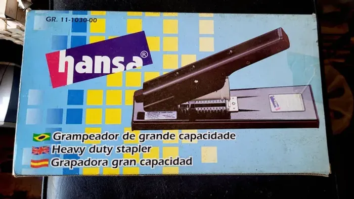 Grampeador novo na caixa