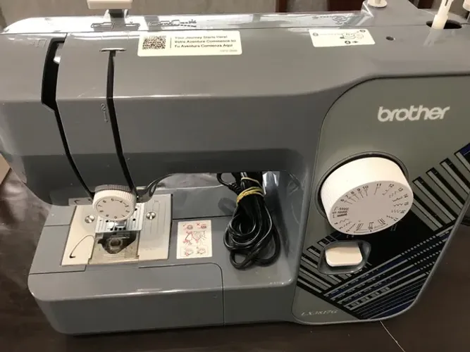 Máquina de costura brother