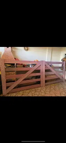 Porteiras de roxinho