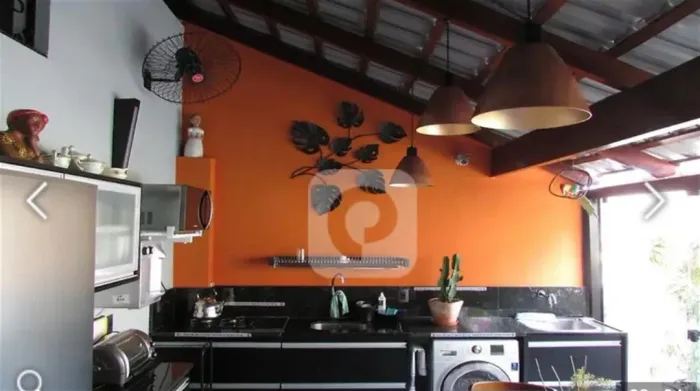 Casa Duplex com 06 Quartos, 109m², á venda no Catete