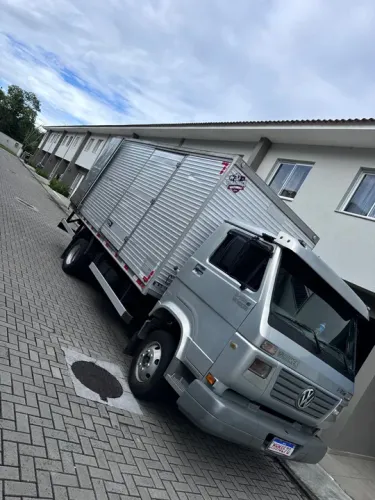 Caminhão Baú para Mudanças - Frete e Transporte