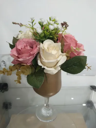 Arranjos florais artificiais