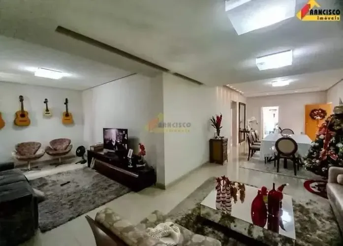 Apartamento à venda, 3 quartos, 1 suíte, 2 vagas, CENTRO - NOVA SERRANA/MG