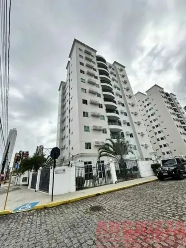 Alugo excelente apartamento em frente ao Parque Parahyba 1