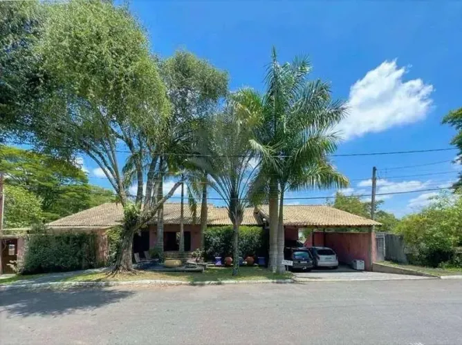 Casa à venda em Cotia, Jardim das Flores, com 4 suítes, com 600 m², Condomínio Jardim Das 
