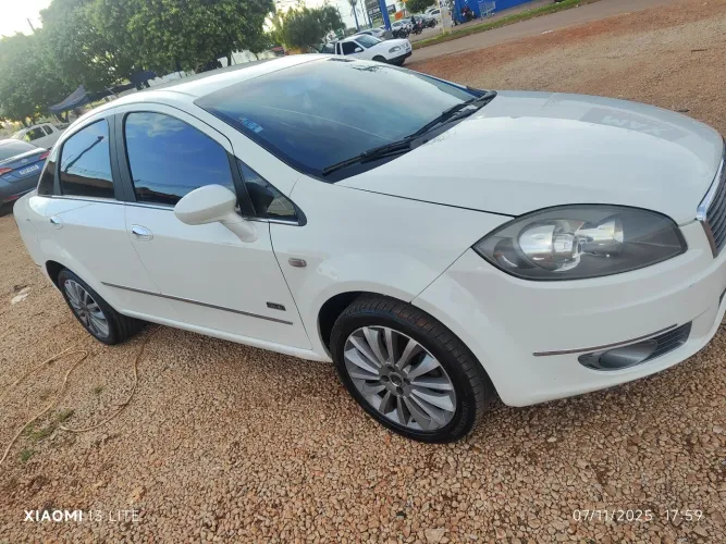 Fiat Linea Essen.sublime 1.8 Flex 16V 4P 2013