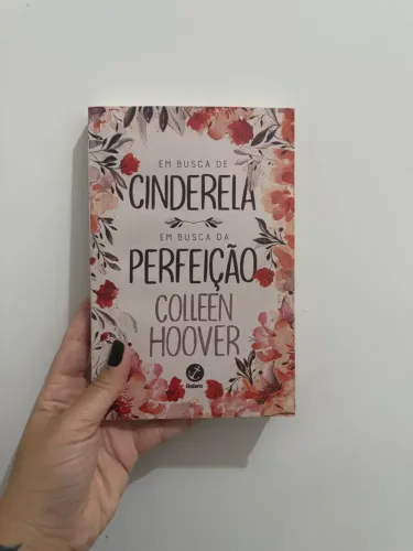 Em Busca de Cinderela - Colleen Hoover