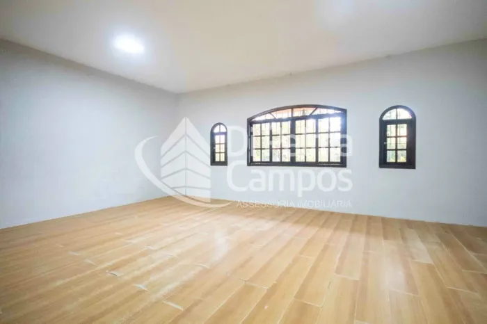 Casa versátil de 268m² com 3 vagas para locação ou venda no bairro do Ipiranga