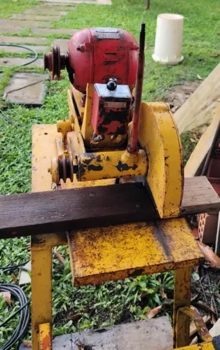 Serra Policorte Industrial POLIKORTE - Motor ARNO 2CV - 220/380V - Pronta para uso
