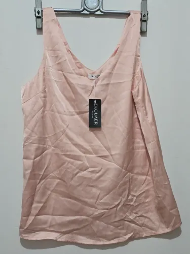 Regata Feminina de Seda Rosa