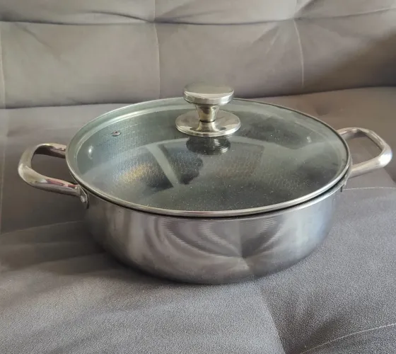 Panela de Aço Inox 28cm por 8cm profundidade com Tampa de Vidro