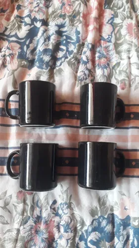 Jogo de 4 Canecas Pretas