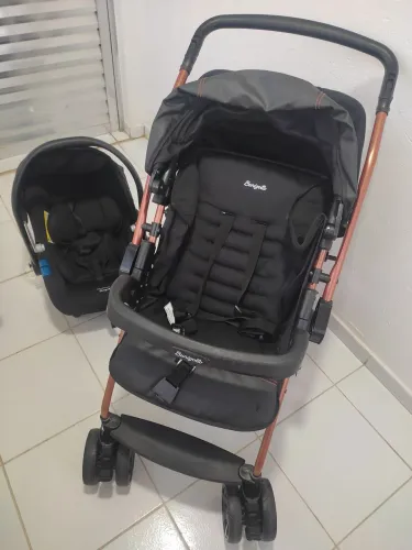 Carrinho de bebe + bebê conforto