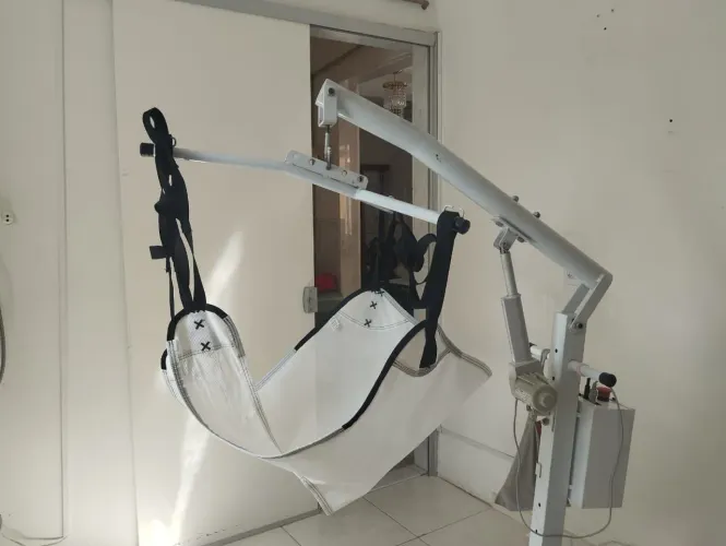 Elevador elétrico para acamado